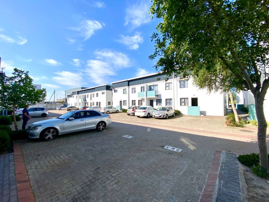 1 Bedroom Property for Sale in Maitland Western Cape